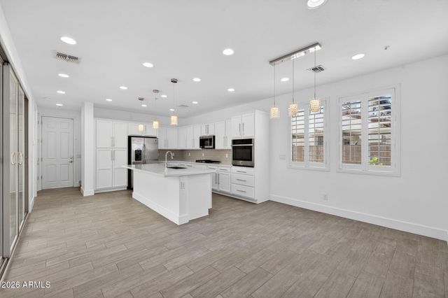 31738 N 24th Drive Drive, Phoenix, AZ 85085