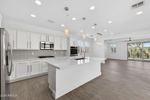 31738 N 24th Drive Drive, Phoenix, AZ 85085