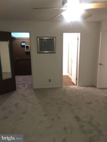 1408-B RALSTON DR, Mount Laurel, NJ 08054