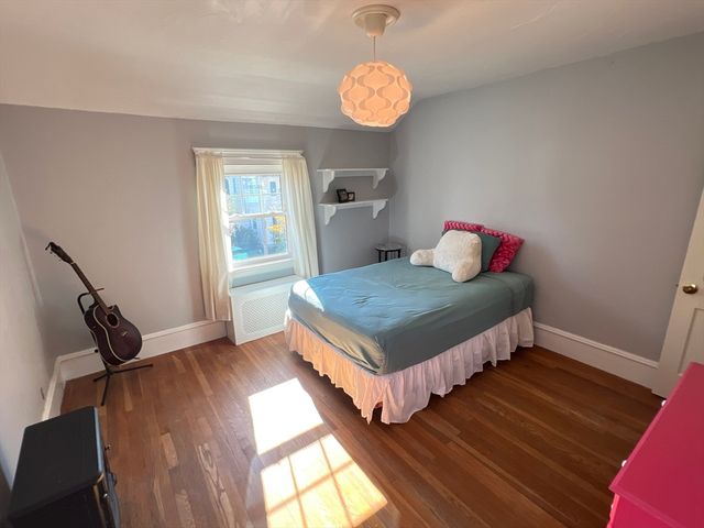 26 Goddard St, Fall River, MA 02720