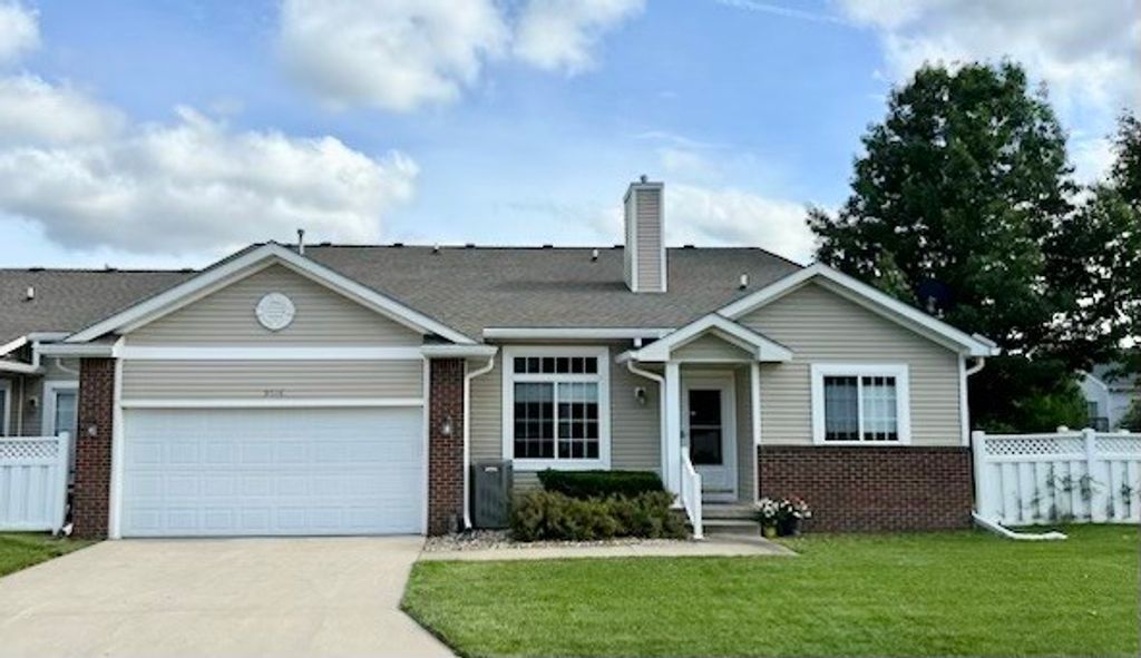 9516 Fir Lane, Johnston, IA 50131