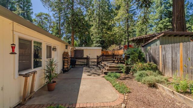 5539 Daisy Dr, Pollock Pines, CA 95726
