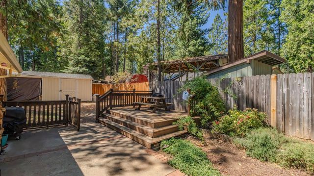 5539 Daisy Dr, Pollock Pines, CA 95726