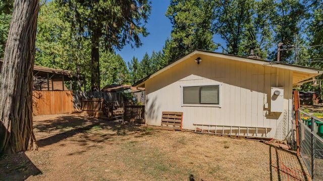5539 Daisy Dr, Pollock Pines, CA 95726