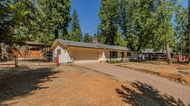 5539 Daisy Dr, Pollock Pines, CA 95726