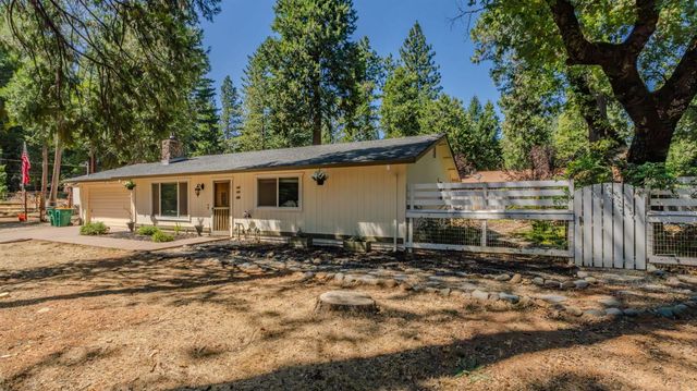 5539 Daisy Dr, Pollock Pines, CA 95726