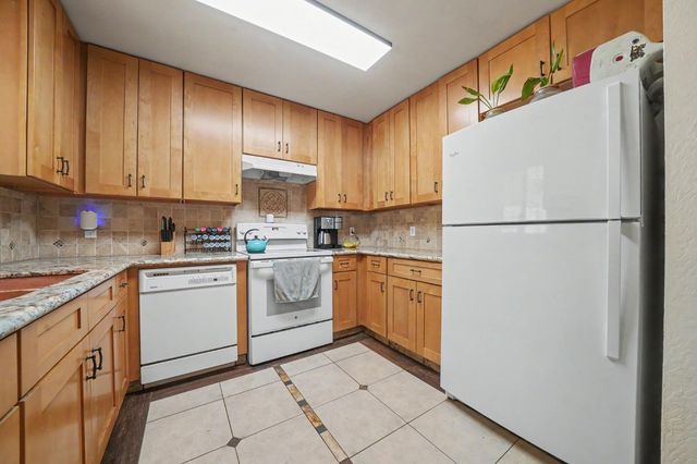 5539 Daisy Dr, Pollock Pines, CA 95726