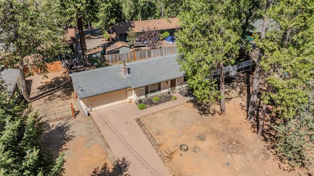 5539 Daisy Dr, Pollock Pines, CA 95726