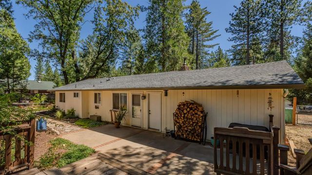 5539 Daisy Dr, Pollock Pines, CA 95726
