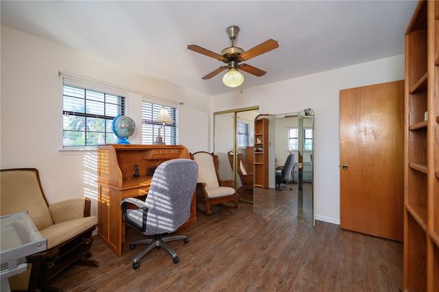 704 S Magnolia St, Rockport, TX 78382