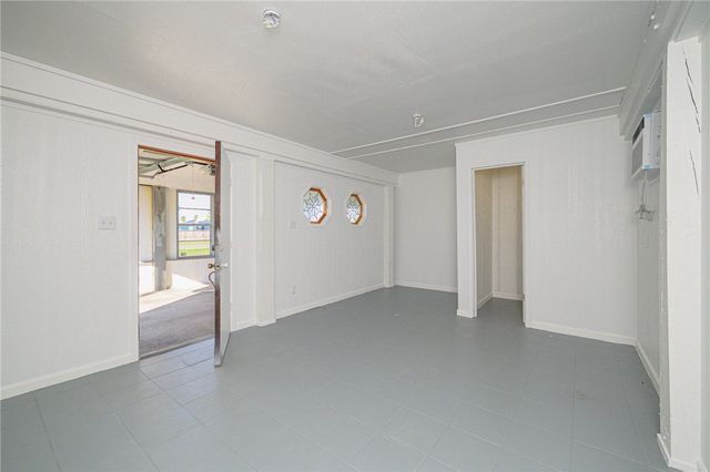 704 S Magnolia St, Rockport, TX 78382