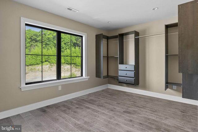 444 MOUNTAINWOODS DR, Lake Harmony, PA 18624