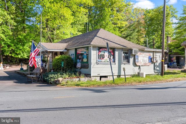 444 MOUNTAINWOODS DR, Lake Harmony, PA 18624