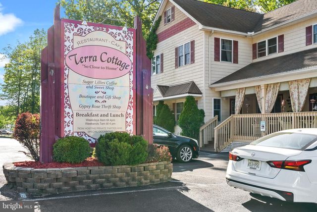 444 MOUNTAINWOODS DR, Lake Harmony, PA 18624