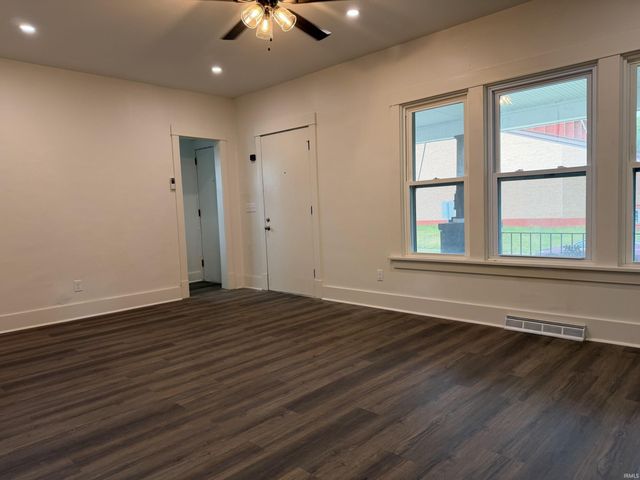 1123 Miner Street, South Bend, IN 46617