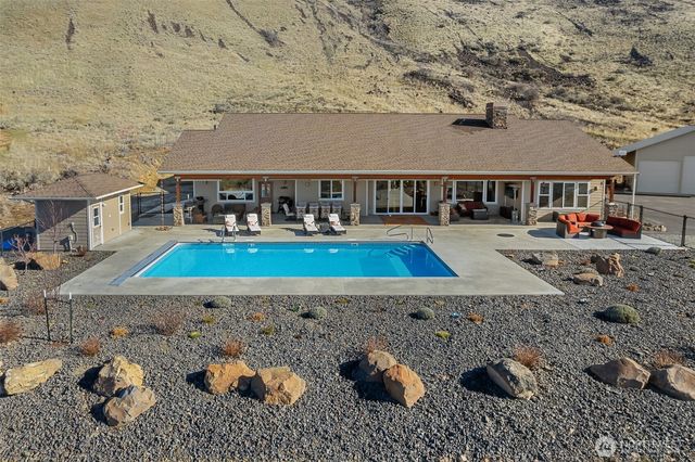 25 Sageland Road, East Wenatchee, WA 98802