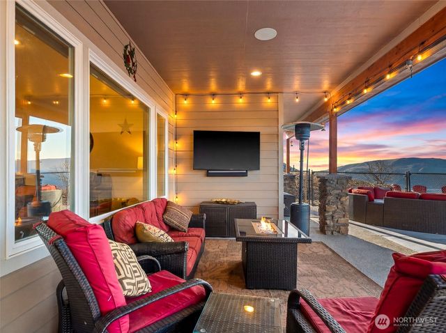 25 Sageland Road, East Wenatchee, WA 98802