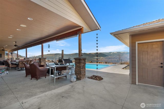 25 Sageland Road, East Wenatchee, WA 98802