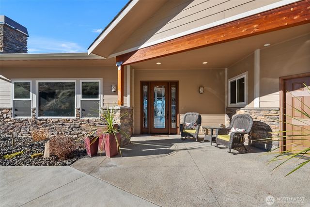 25 Sageland Road, East Wenatchee, WA 98802