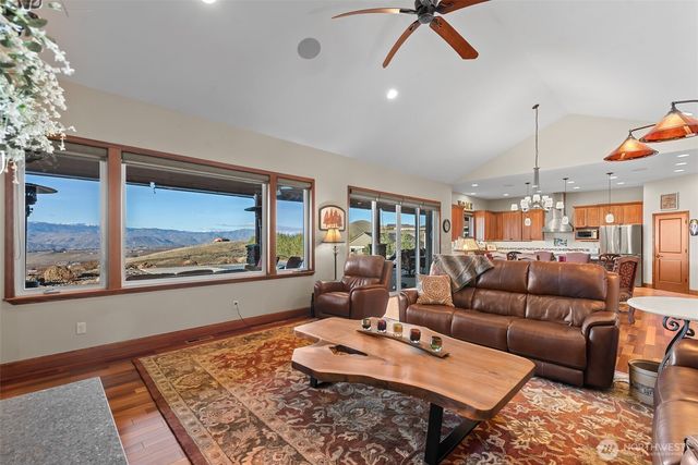 25 Sageland Road, East Wenatchee, WA 98802