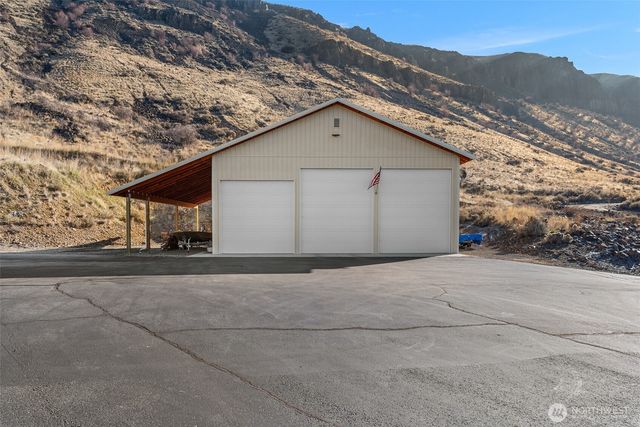 25 Sageland Road, East Wenatchee, WA 98802