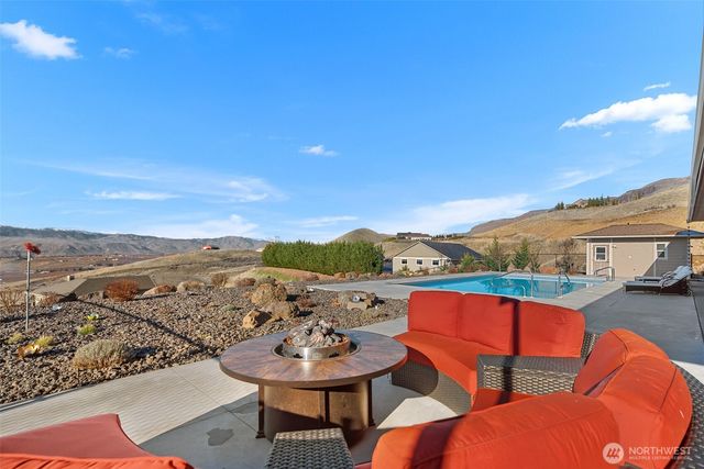 25 Sageland Road, East Wenatchee, WA 98802