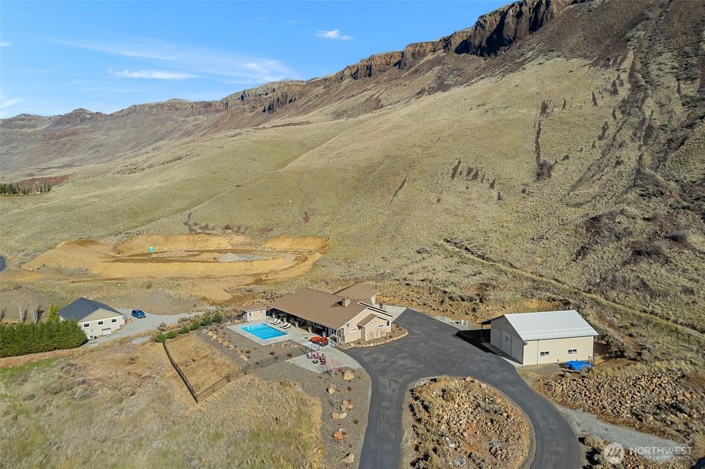 25 Sageland Road, East Wenatchee, WA 98802