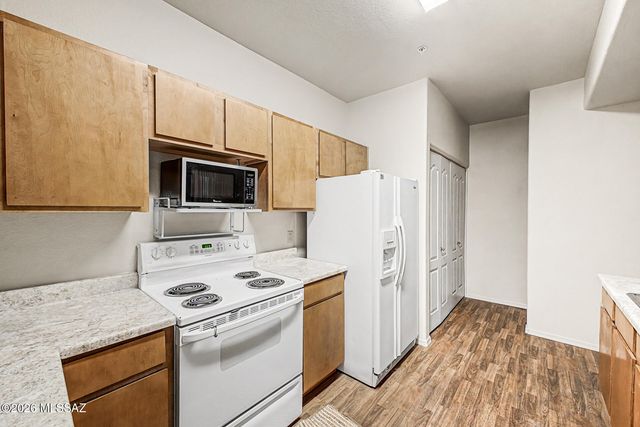 2550 E River Rd Unit 1102, Tucson, AZ 85718