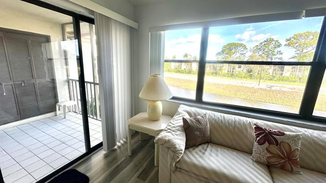 7593 Tahiti Lane 205, Lake Worth, FL 33467