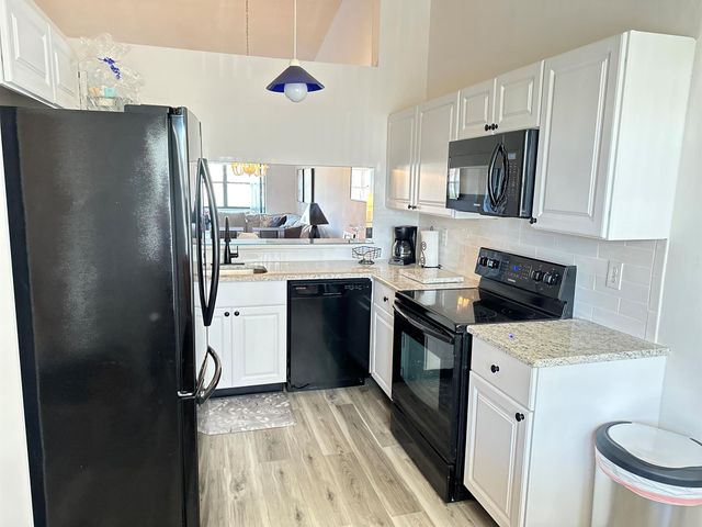 7593 Tahiti Lane 205, Lake Worth, FL 33467