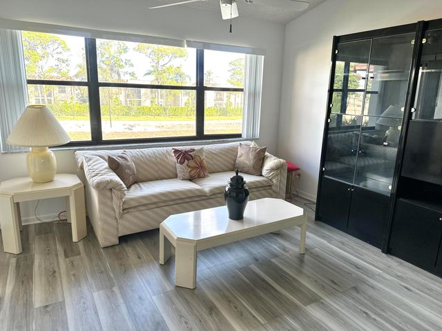 7593 Tahiti Lane 205, Lake Worth, FL 33467