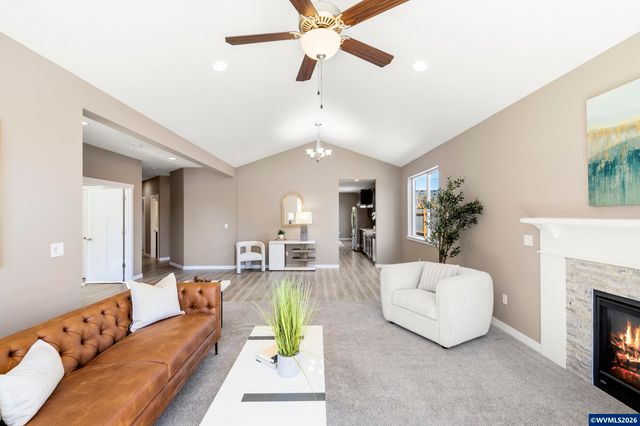 405 NE Berry St, Sublimity, OR 97385