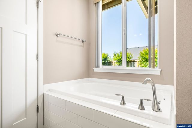 405 NE Berry St, Sublimity, OR 97385