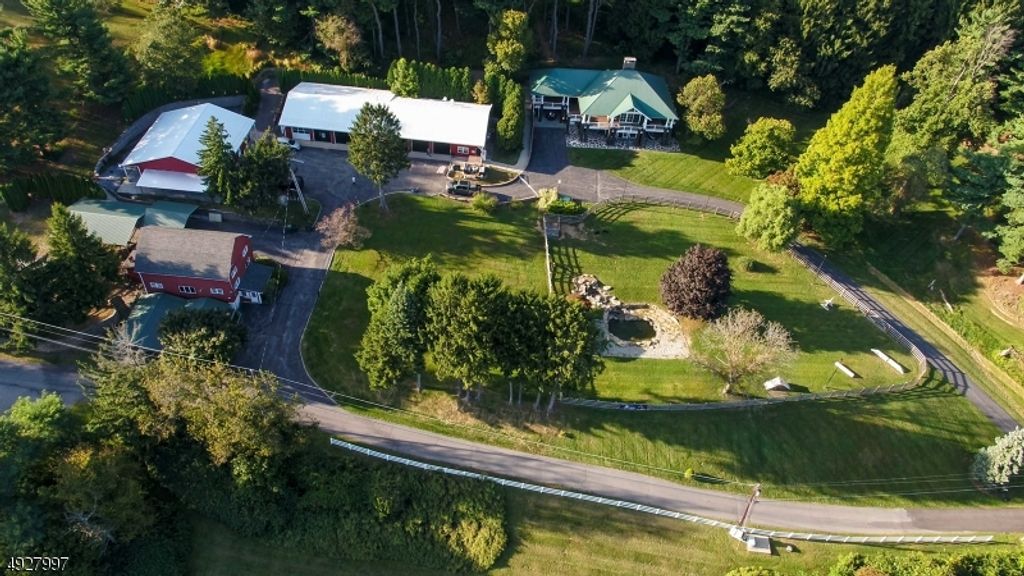 201 Lows Hollow Rd, Lopatcong Twp., NJ 08886