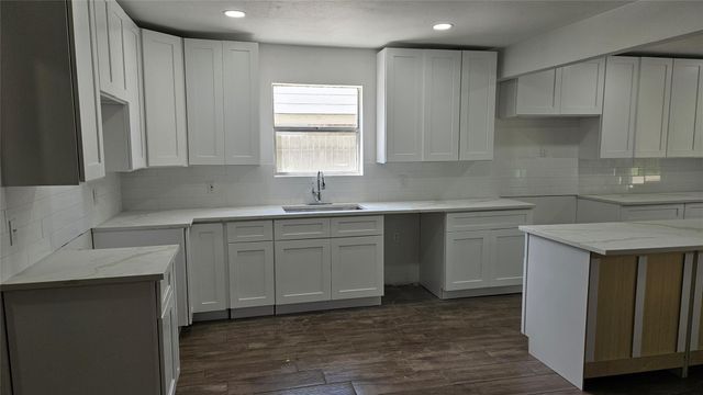 11811 Gardenglen Drive, Houston, TX 77070