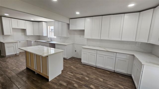 11811 Gardenglen Drive, Houston, TX 77070