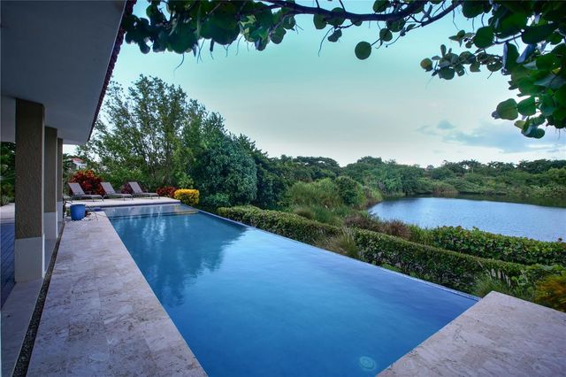 403 CAMINO DE LOS JOBANES, Dorado, PR 00646