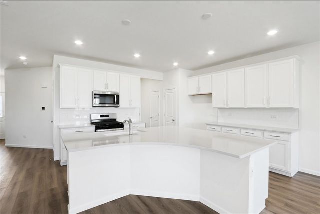 608 Switchgrass Way 61003, Bolingbrook, IL 60490