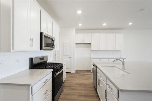 608 Switchgrass Way 61003, Bolingbrook, IL 60490