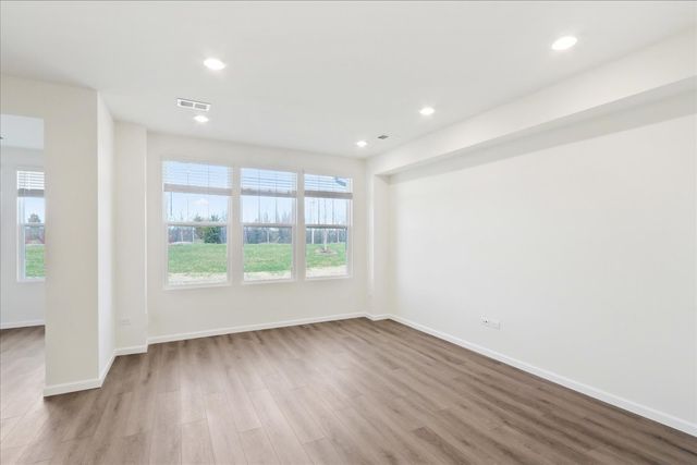 608 Switchgrass Way 61003, Bolingbrook, IL 60490