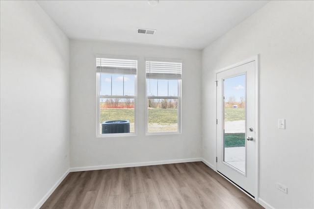 608 Switchgrass Way 61003, Bolingbrook, IL 60490