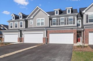 608 Switchgrass Way 61003, Bolingbrook, IL 60490