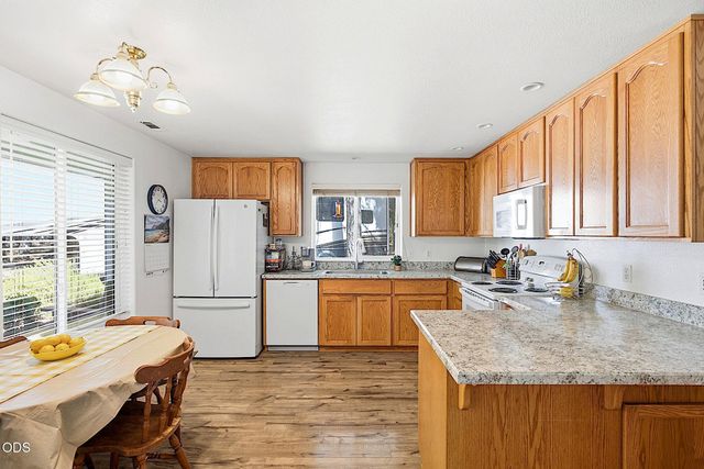 725 Williamson Loop, Grants Pass, OR 97526