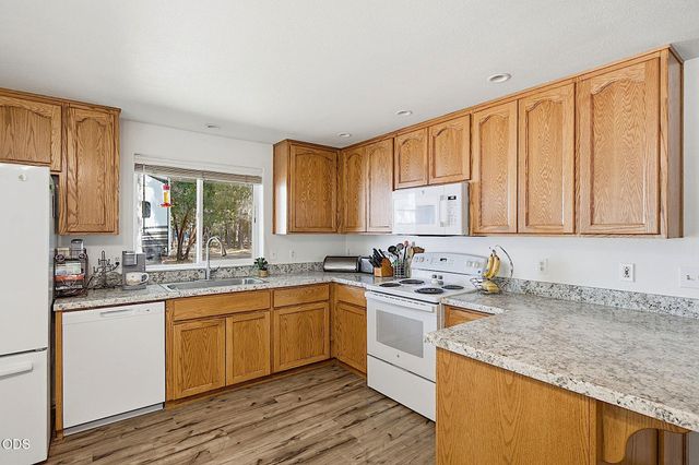 725 Williamson Loop, Grants Pass, OR 97526
