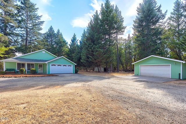 725 Williamson Loop, Grants Pass, OR 97526