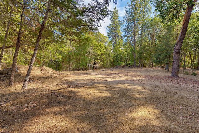 725 Williamson Loop, Grants Pass, OR 97526