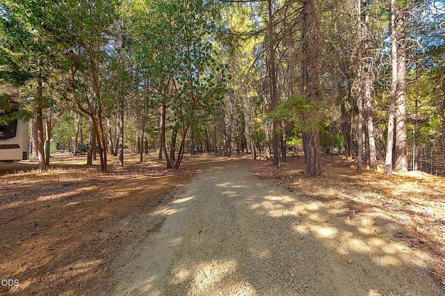 725 Williamson Loop, Grants Pass, OR 97526