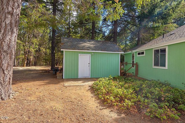 725 Williamson Loop, Grants Pass, OR 97526