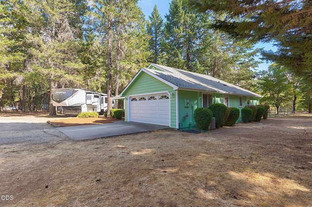 725 Williamson Loop, Grants Pass, OR 97526