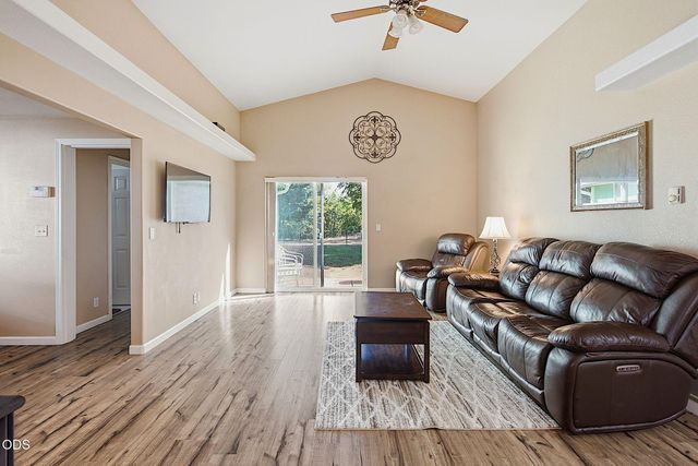 725 Williamson Loop, Grants Pass, OR 97526